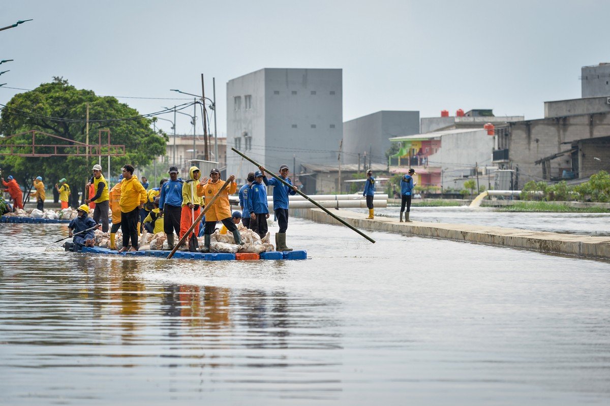 Banjir di Tangerang Kisah Duka dan Perjuangan