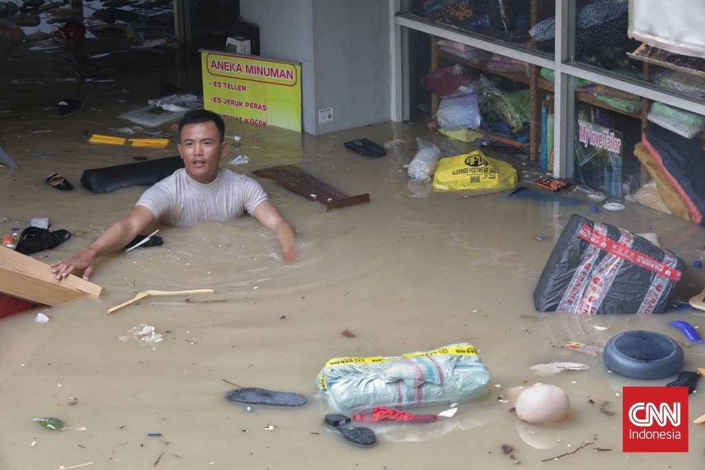 Banjir Seleher Menyerang Perumahan di Bekasi Warga Kecewa dengan Janji
