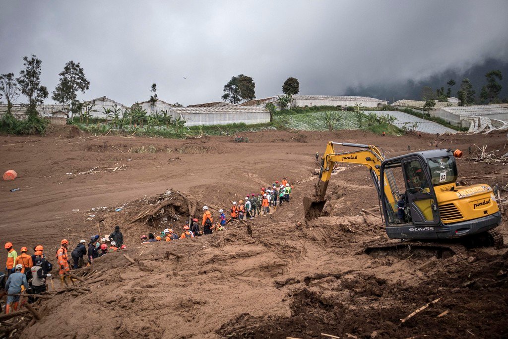 Bencana Longsor Cisarua Tragedi Operasi SAR dan Tantangan Identifikasi Korban