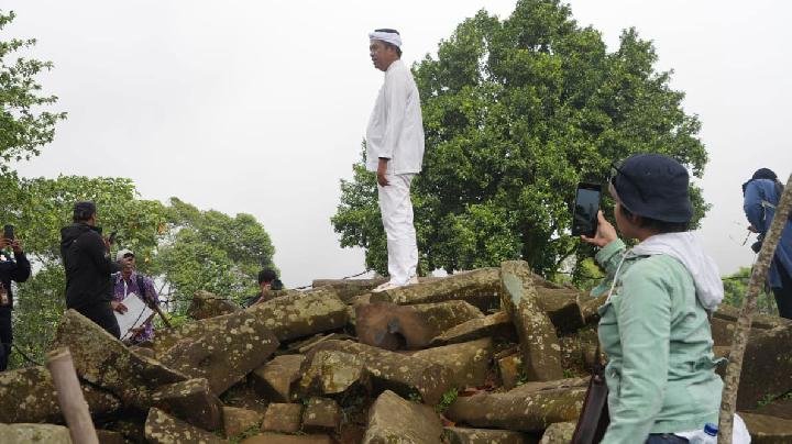 Gubernur Jawa Barat Dedi Mulyadi Serahkan Perintah Kuku Pengusaha Tambang