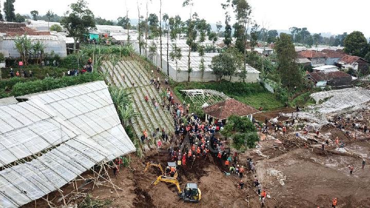 Longsor Cisarua 80 Warga Masih Hilang Pemerintah Berkoordinasi untuk Penyelamatan