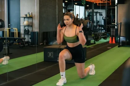 Jennifer Bachdim dan Teman Seleb Latih Fisik Bersama di Vienna