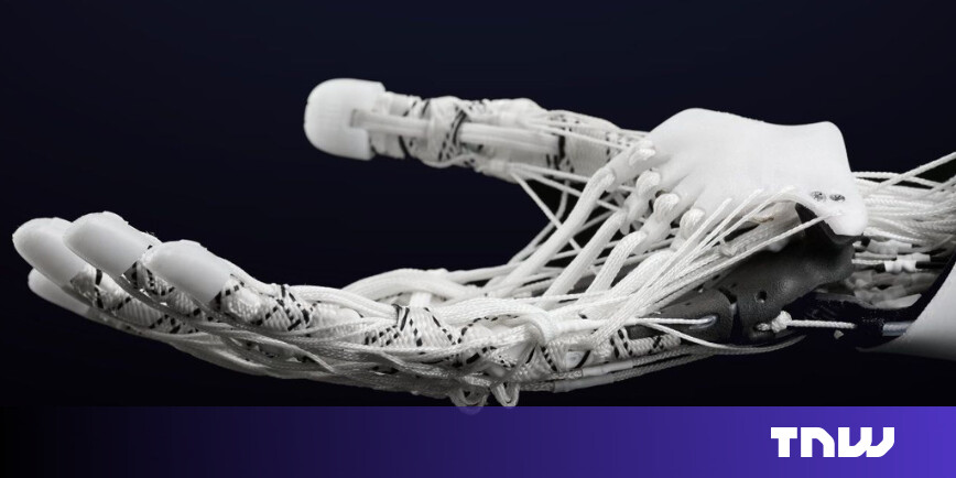 Detailed view of an industrial robotic skeleton undergoing Allonic’s signature 3D tissue braiding process inside a Budapest-based manufacturing laboratory.
