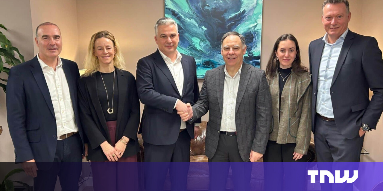 Digital graph showing reduced anxiety scores from AI-guided cognitive behavioral therapy funded by LUMO Fund impact capital.